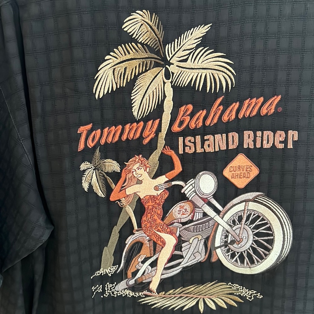 Tommy Bahama ‘Embroidered’ curves ahead cycle shirt Medium very good condition